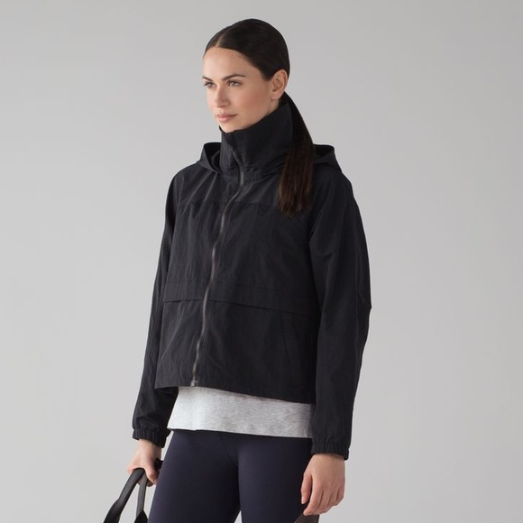 lululemon athletica Jackets & Blazers - VEUC Effortless Jacket Stowable Hood Glyde Black